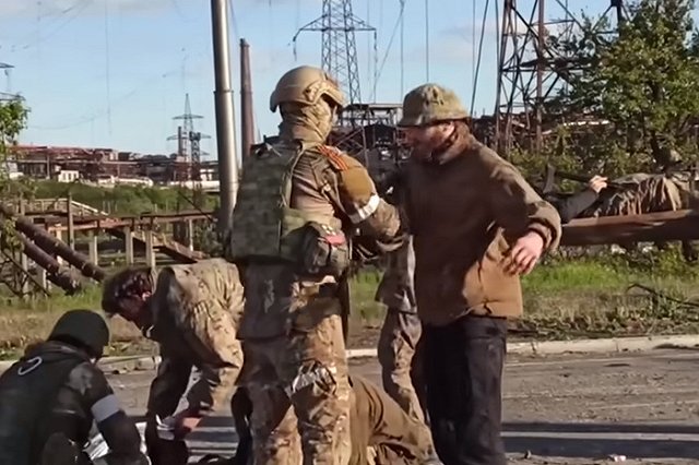 Шойгу сообщил о более 1900 сдавшихся в плен военных с «Азовстали»