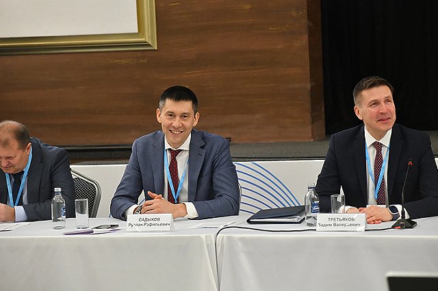 Из свердловского правительства уволили сразу двоих министров