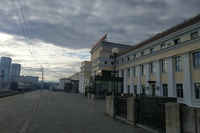 Подростка-зацепера, приехавшего между вагонами, сняли с электрички «Ревда — Екатеринбург»