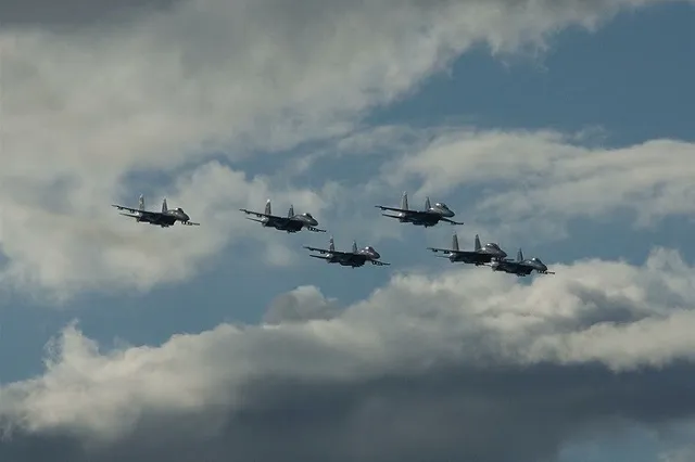 «Соколы России» показали высший пилотаж на выставке Russia Arms Expo 2015