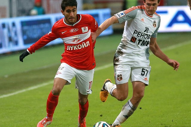 «Урал» предложил Леониду Слуцкому своих футболистов на замену Игорю Денисову