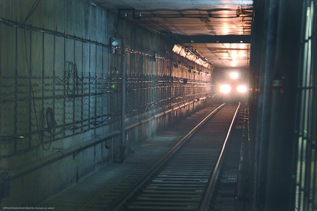 На станции метро «Геологическая» на рельсы упал зазевавшийся ребенок