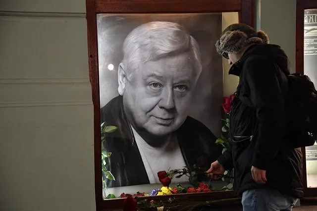 Экс-депутат рассказал, как Олег Табаков гулял по рынкам Екатеринбурга