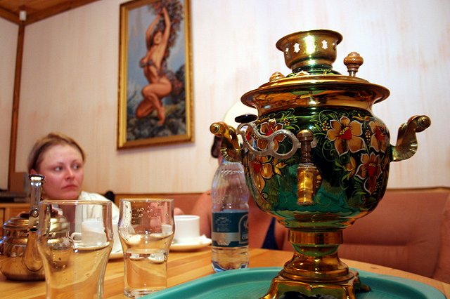 Брали по 10 тысяч рублей: на Урале девочек-сирот заподозрили в проституции