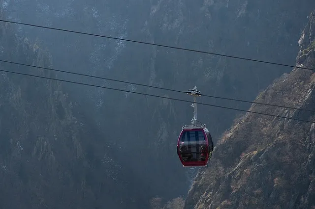 Как в Альпах: в Москве станции метро соединит канатная дорога