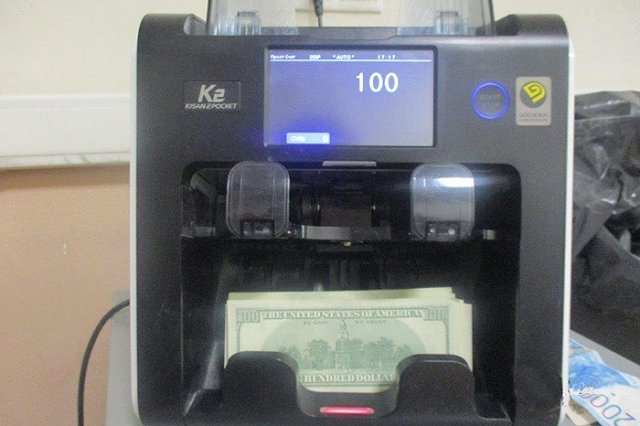 На пассажира Кольцово возбуждено уголовное дело за оскорбление таможенника