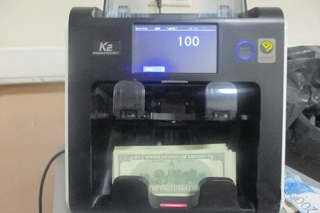 На пассажира Кольцово возбуждено уголовное дело за оскорбление таможенника