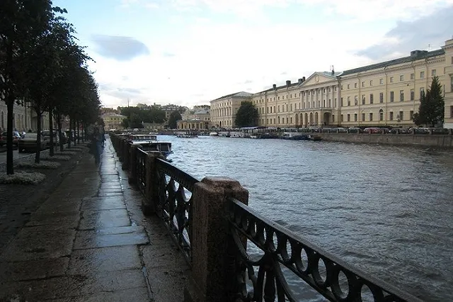 «Здесь что, нет звукоизоляции?». Москвичка раскритиковала метро Петербурга за шумность
