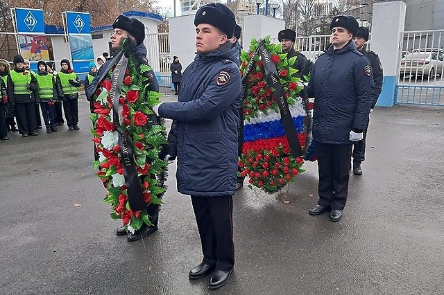 В свердловском ГУ МВД назвали число своих погибших сотрудников, память которых чтят сегодня (ФОТО)