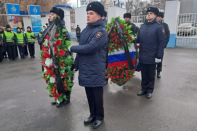 В свердловском ГУ МВД назвали число своих погибших сотрудников, память которых чтят сегодня (ФОТО)