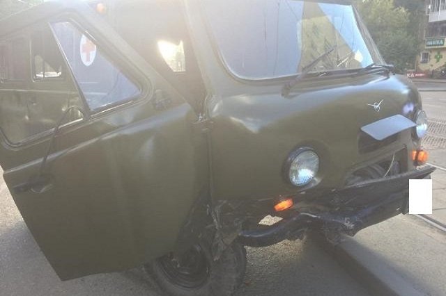 Сразу две автоледи «сфолили» на одном автомобиле на улице Малышева