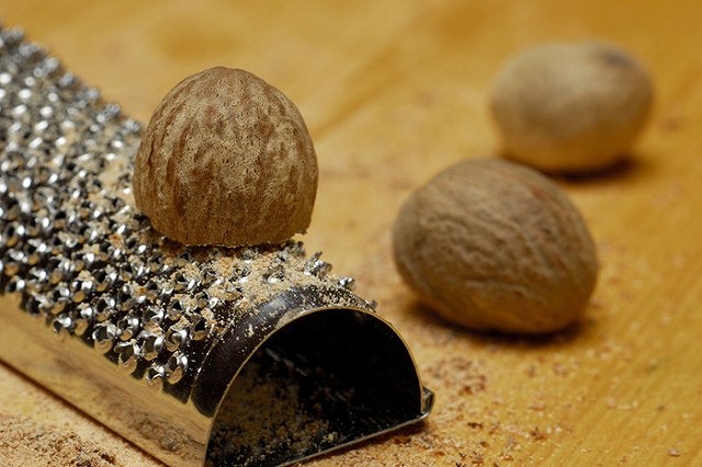 Подростки, летевшие из Москвы в Магнитогорск, отравились мускатными орехами