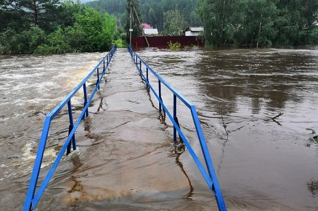 Почта России доставила в Иркутск более 10 тысяч посылок с гуманитарной помощью