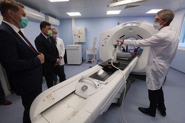 Куйвашев рассказал, когда больницы Свердловской области возобновят полноценную работу