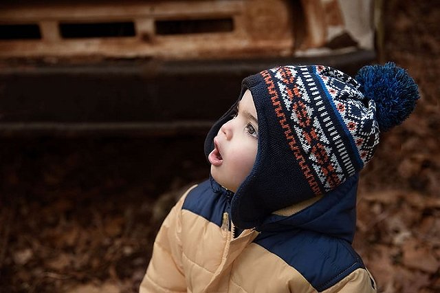 «Начните открывать окно». Свердловский педиатр рассказала, как правильно закаливать ребенка