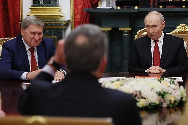 Более трех часов длилась встреча Путина с американскими посланниками