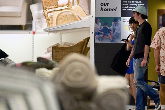 IKEA запретила играть в прятки в своих магазинах