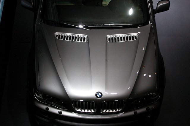 В Екатеринбурге осудили водителя, прокатившего на капоте инспектора ГИБДД