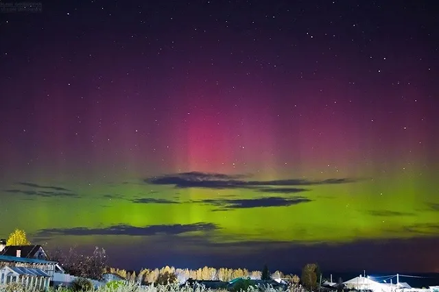 Уралец запечатлел редкое для Свердловской области полярное сияние