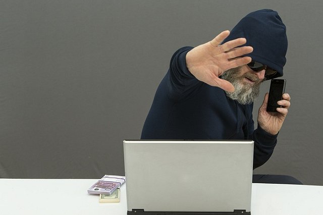 Мошенник из Ставрополя украл телефон сам у себя