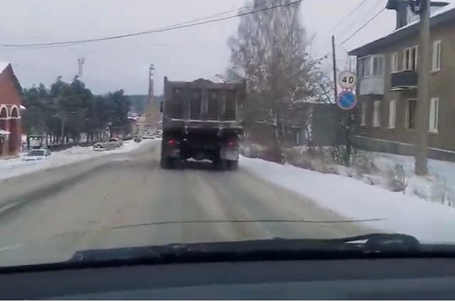 В УГИБДД прокомментировали ситуацию с самосвалами, нарушающими нормы груза