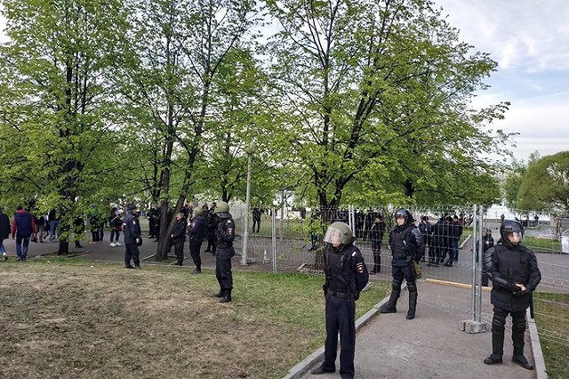 Екатеринбуржец помещен в СИЗО по делу о протестах в сквере у драмтеатра
