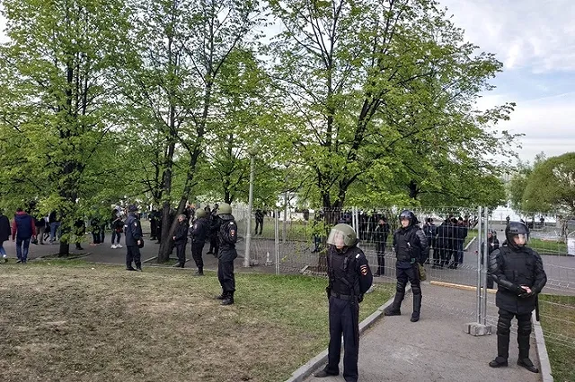 Екатеринбуржец помещен в СИЗО по делу о протестах в сквере у драмтеатра