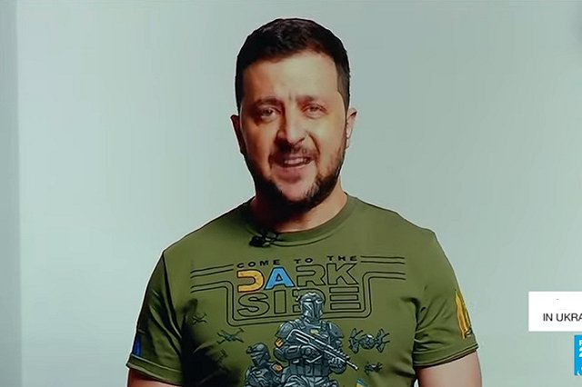 Актер «Звездных войн» отправил Украине 500 дронов