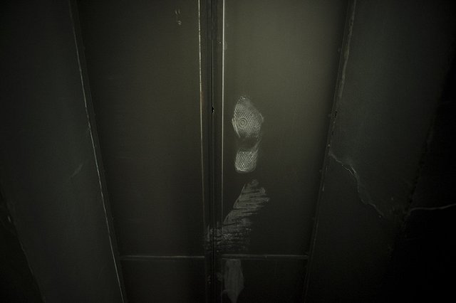 Подросток едва не задохнулся в кабине застрявшего лифта в Нижнем Тагиле