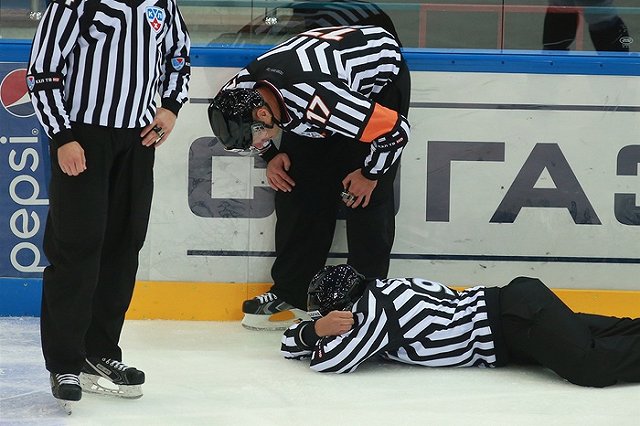 Тренер «Автомобилиста» объяснил скандальную концовку матча с «Динамо»