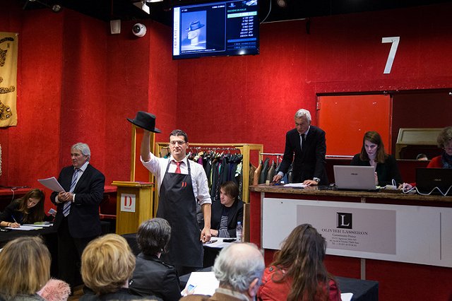 Эдгард Запашный купил на аукционе легендарную шляпу Майкла Джексона