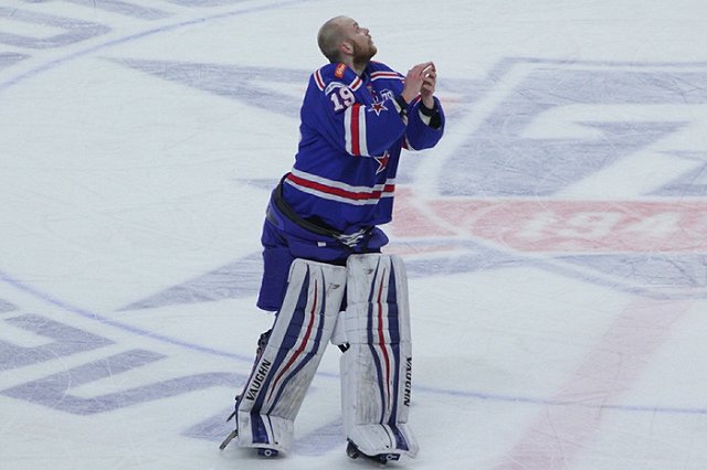 Впавший в кому журналист взял интервью у умершего хоккеиста Гимаева