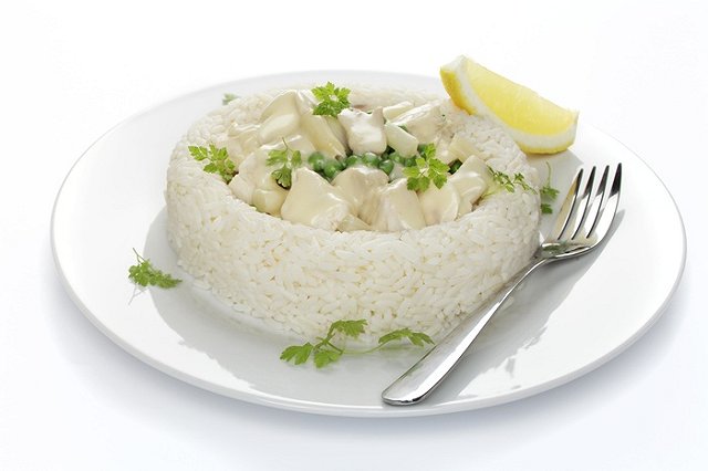 «ЮТэйр» предлагает пассажирам заранее заказывать еду в полет