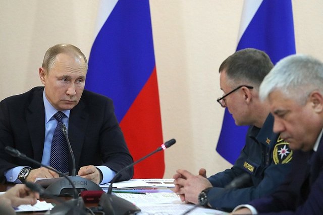 Путин лично приехал проститься с покойным главой МЧС Евгением Зиничевым