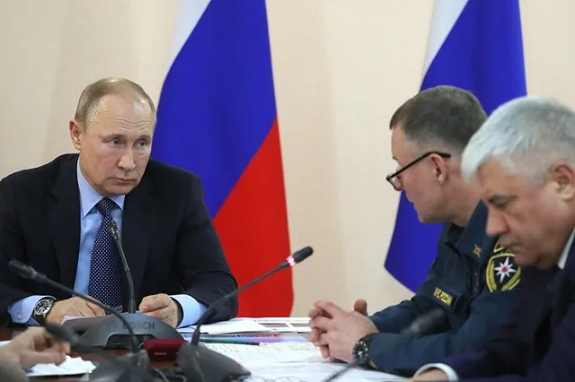 Путин лично приехал проститься с покойным главой МЧС Евгением Зиничевым