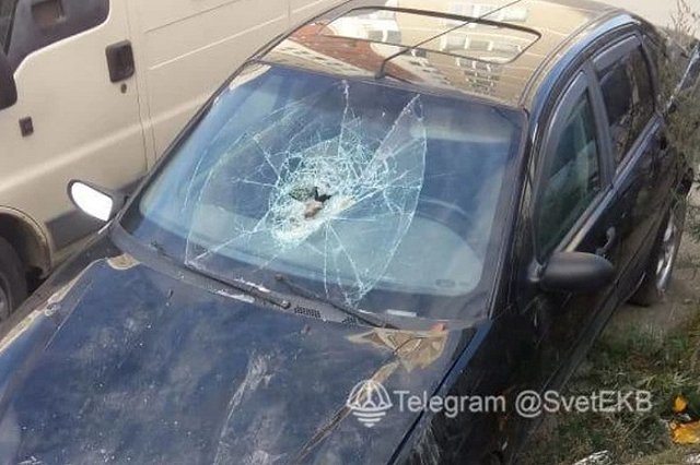 На ВИЗе 11-летний школьник разбил машину