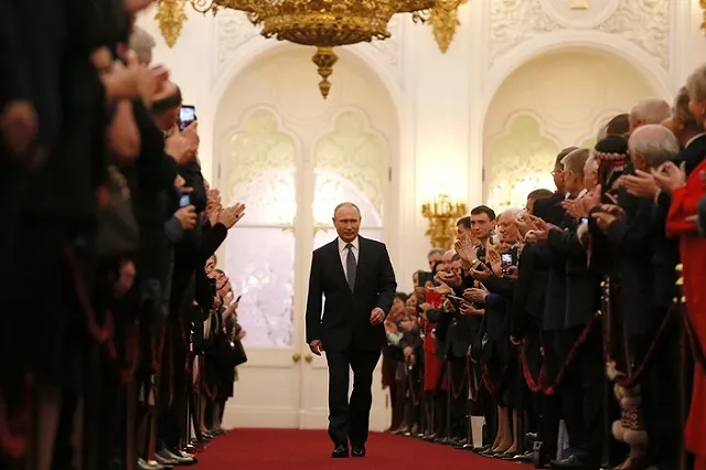 Выяснилось, кого Владимир Путин отметил личным жестом по дороге на инаугурацию