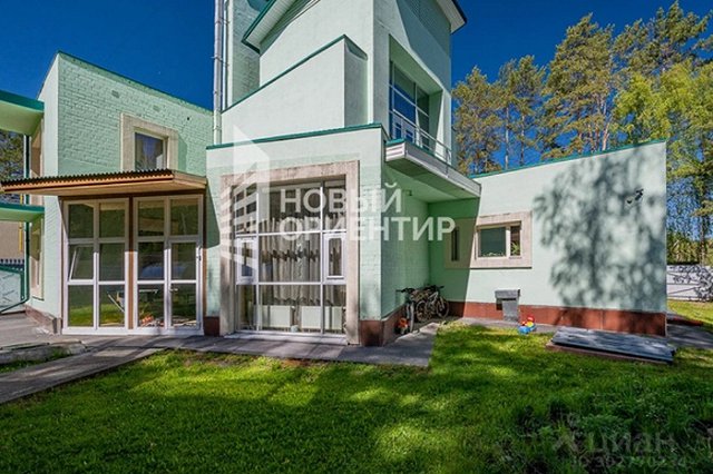 В Екатеринбурге продают странный дом за почти 30 млн рублей