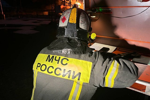 В Энгельсе при ликвидации пожара от падения беспилотника погибли двое сотрудников МЧС (ФОТО)