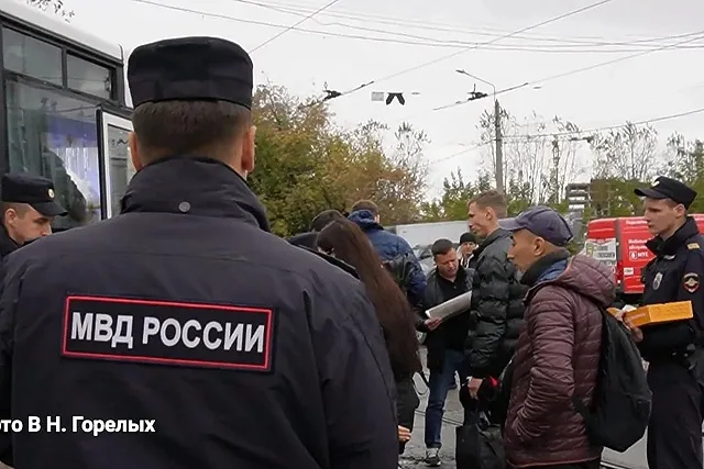 Свердловские полицейские выдворили из региона почти сотню нелегалов