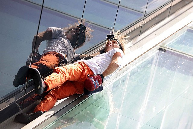 Известный французский Человек-паук заберется на небоскреб «Высоцкий»