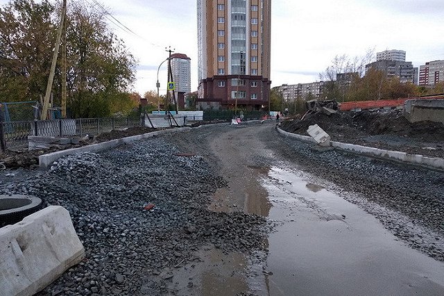 Дорожным службам разрешили укладывать асфальт в мороз и снегопад