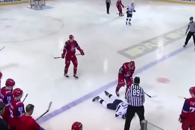 Скончался российский хоккеист, в которого попала шайба во время матча