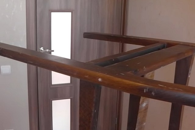 Москвич убил супругу стулом и попытался сымитировать ее самоубийство