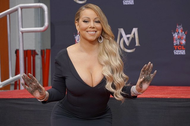 Мэрайю Кэри обвинили в сексуальных домогательствах