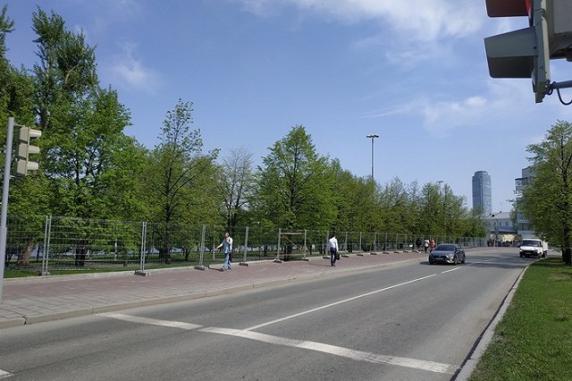 Губернатор Куйвашев определил свою роль в конфликте вокруг сквера у Драмтеатра