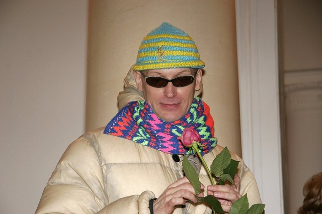 Акционист и провокатор Андрей Бартенев станет ведущим «Модного приговора»