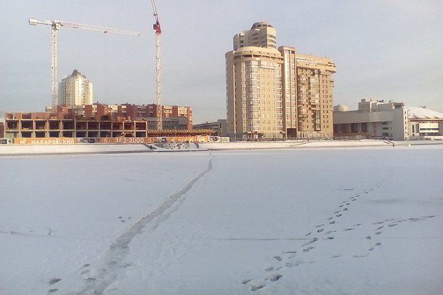 МЧС начало сгонять людей с Городского пруда после появления надписи «Экспо»