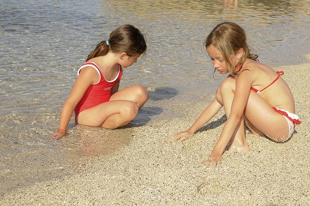 Детские бикини вызвали панику среди покупательниц