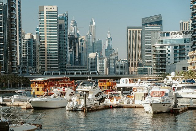 Участниц «голой фотосессии» выслали из Дубая